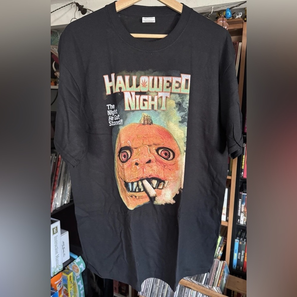 Full Moon Features / Weedjies! Halloweed Night Large Shirt on ATC Horror Comedy